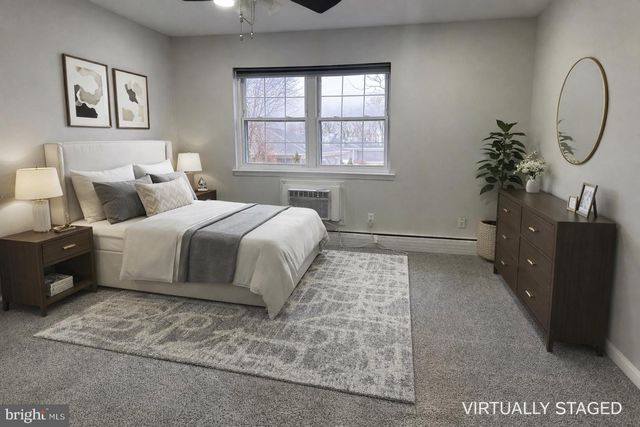 902 GARNET DR, Burlington, NJ 08016