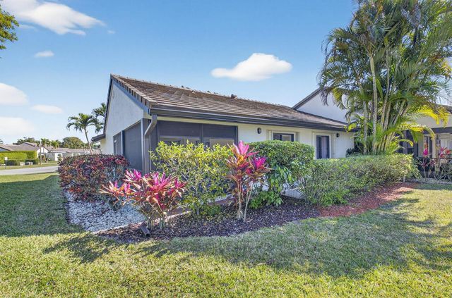 5750 Parkwalk Circle E, Boynton Beach, FL 33472
