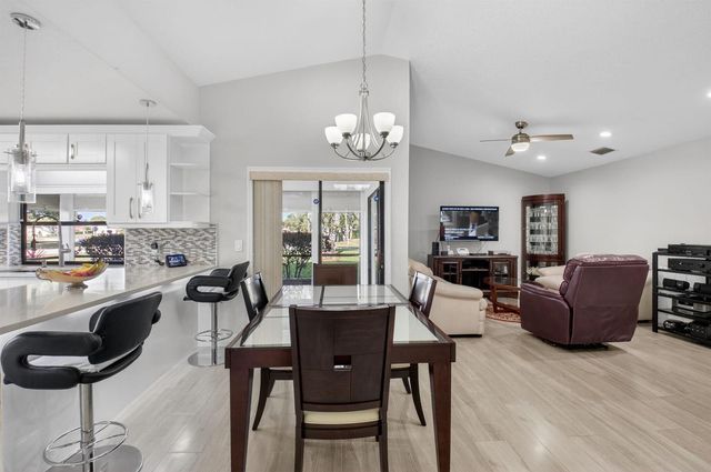 5750 Parkwalk Circle E, Boynton Beach, FL 33472