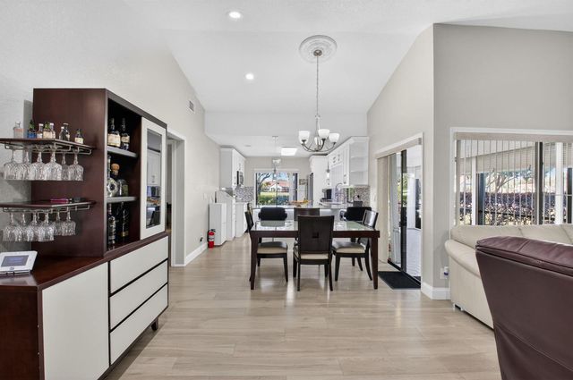 5750 Parkwalk Circle E, Boynton Beach, FL 33472