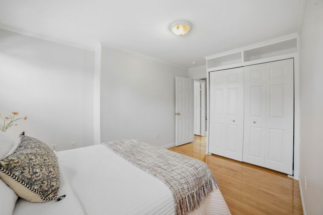 550 Sunderland Road, Worcester, MA 01604