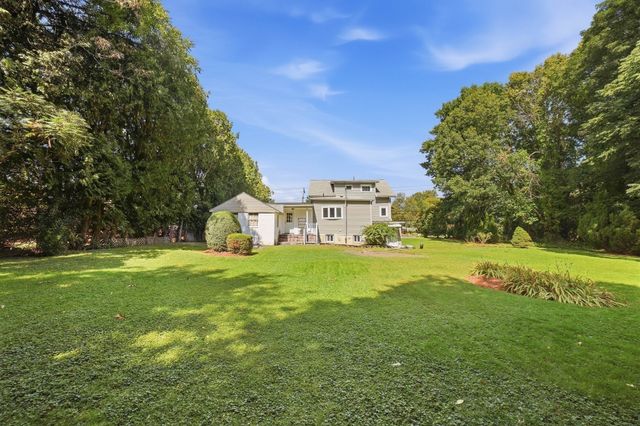 550 Sunderland Road, Worcester, MA 01604