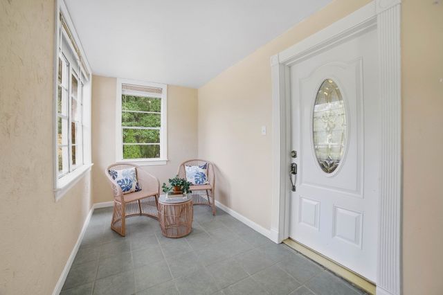550 Sunderland Road, Worcester, MA 01604