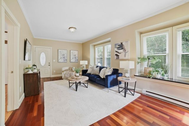550 Sunderland Road, Worcester, MA 01604