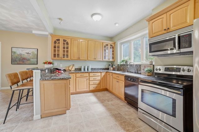 550 Sunderland Road, Worcester, MA 01604