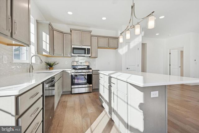 3644 CASTLETON DR, Williamstown, NJ 08094