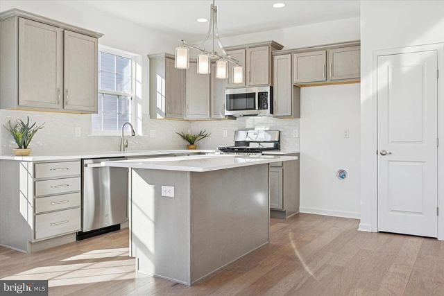 3644 CASTLETON DR, Williamstown, NJ 08094