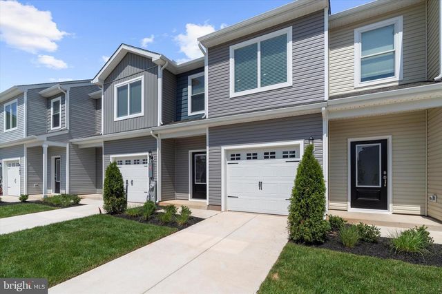 8133 BARTHOLOMEW CT, Baltimore, MD 21206