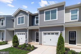 8133 BARTHOLOMEW CT, Baltimore, MD 21206