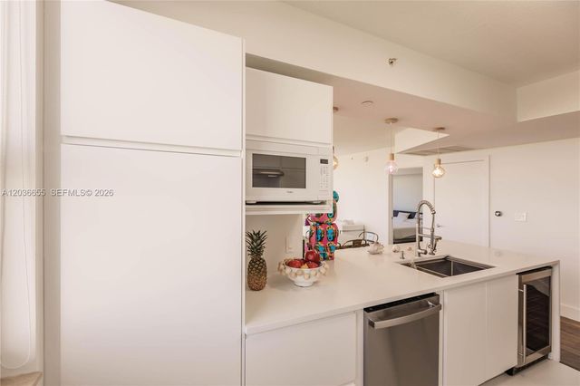 19501 W Country Club Dr 1903, Aventura, FL 33180