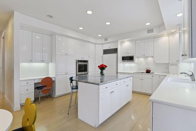 11626 Cedar Pass, Minnetonka, MN 55305