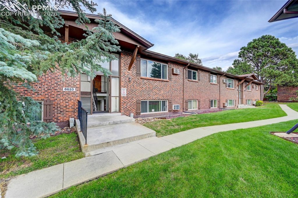 6633 W Dublin Loop 4, Colorado Springs, CO 80918 — photo 2