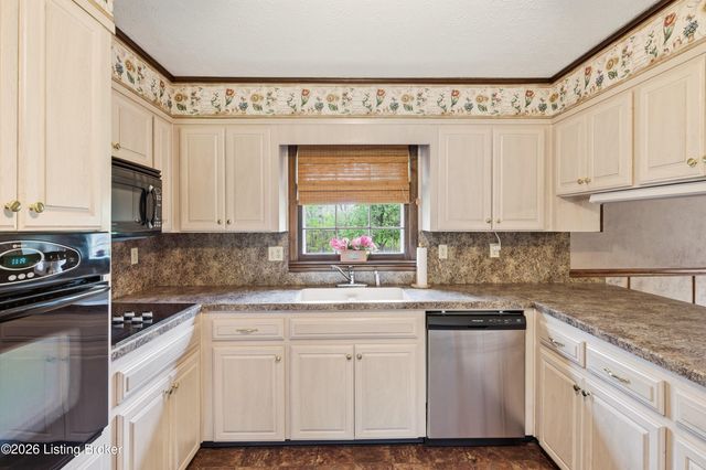 471 Cedar Ridge Rd, Mt Washington, KY 40047