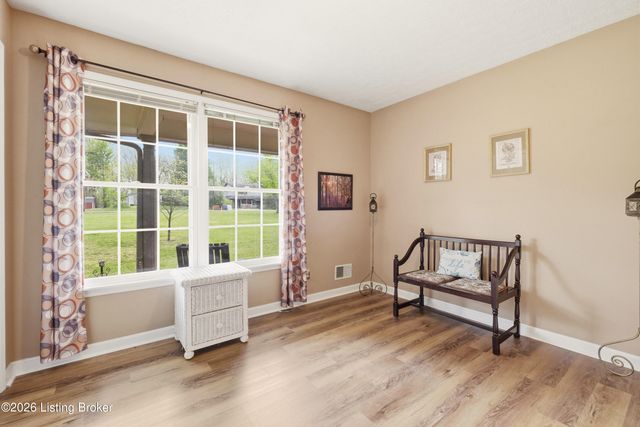 471 Cedar Ridge Rd, Mt Washington, KY 40047