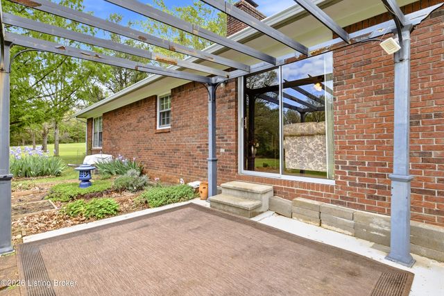 471 Cedar Ridge Rd, Mt Washington, KY 40047