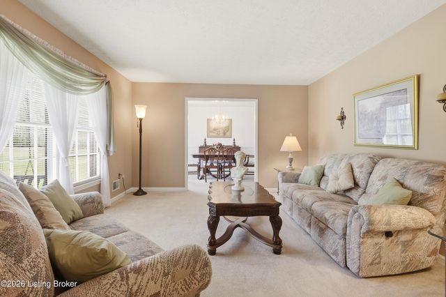 471 Cedar Ridge Rd, Mt Washington, KY 40047