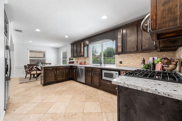 20215 Lake Sherwood Drive, Katy, TX 77450