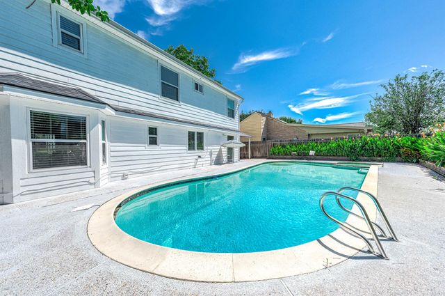 20215 Lake Sherwood Drive, Katy, TX 77450