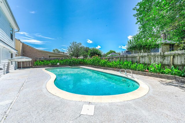 20215 Lake Sherwood Drive, Katy, TX 77450