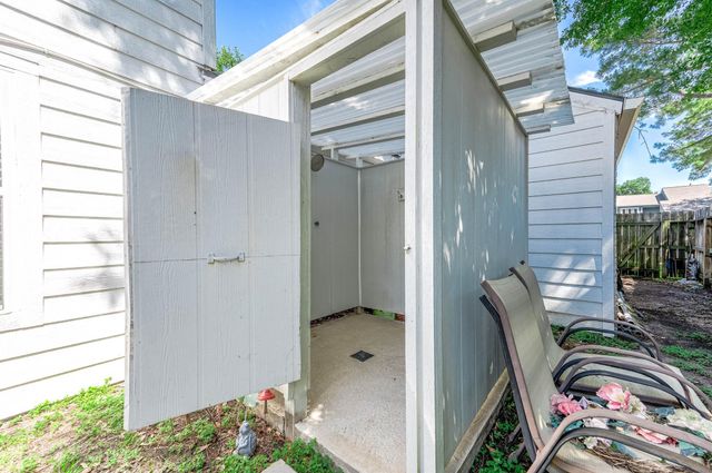 20215 Lake Sherwood Drive, Katy, TX 77450