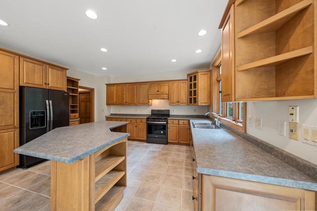 2941 S TELEMARK CIRCLE, Green Bay, WI 54313