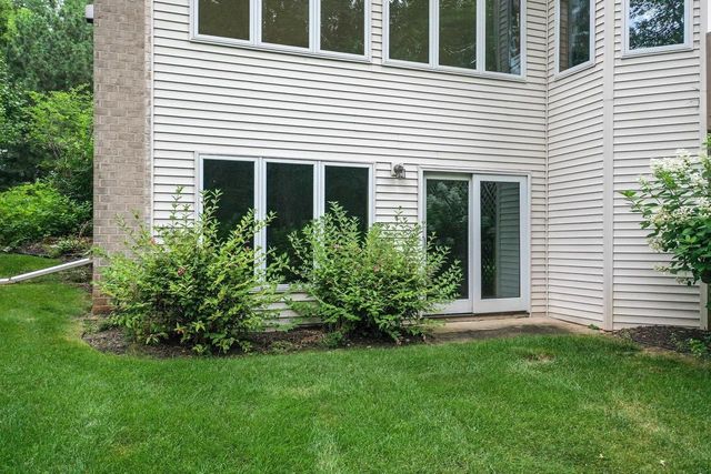 2941 S TELEMARK CIRCLE, Green Bay, WI 54313