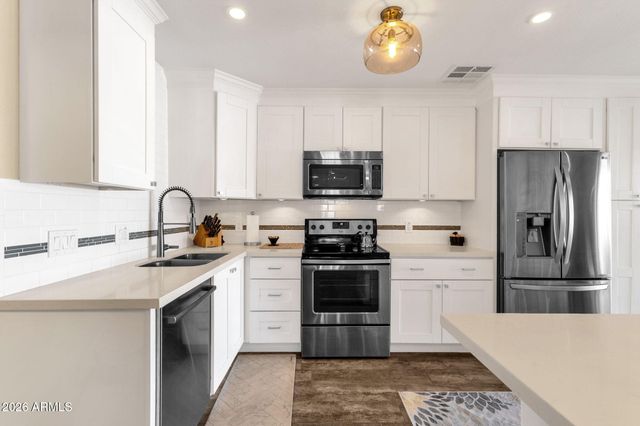 8614 E SHERIDAN Street, Scottsdale, AZ 85257