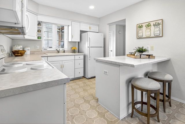 3209 N MISTWOOD LANE, Appleton, WI 54914