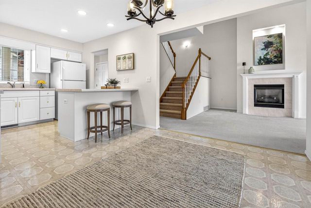 3209 N MISTWOOD LANE, Appleton, WI 54914