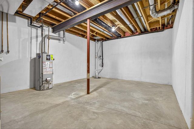 3209 N MISTWOOD LANE, Appleton, WI 54914