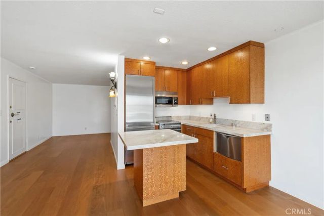 200 Mcneil 215, Newport Beach, CA 92663