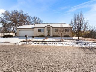570 S Bellflower Dr, Pueblo West, CO 81007