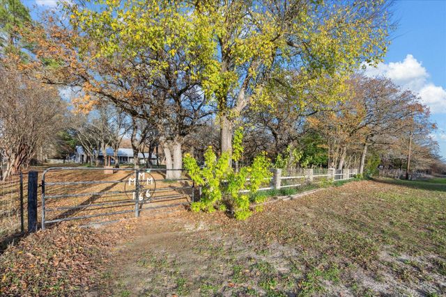 166 Shady DR, Elgin, TX 78621