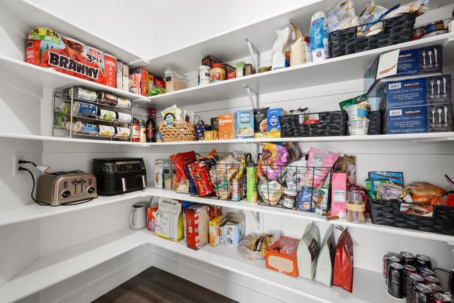 1567 N 550 E, North Ogden, UT 84404