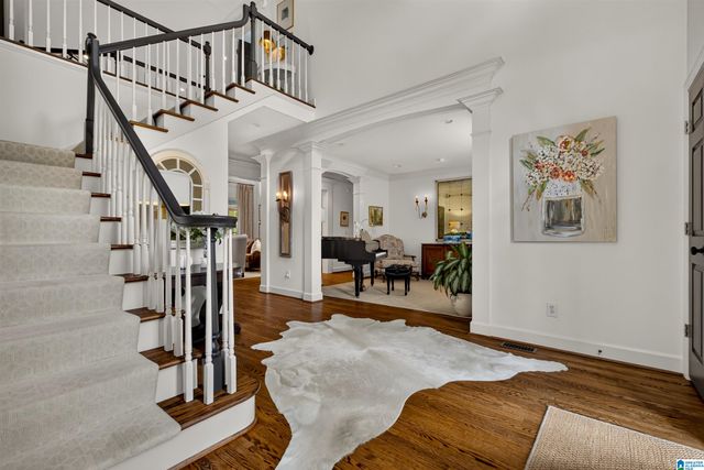 909 VESTLAKE HOLLOW CIRCLE, Vestavia Hills, AL 35242