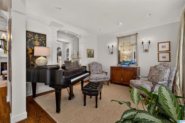 909 VESTLAKE HOLLOW CIRCLE, Vestavia Hills, AL 35242