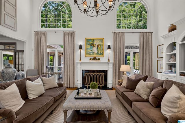 909 VESTLAKE HOLLOW CIRCLE, Vestavia Hills, AL 35242