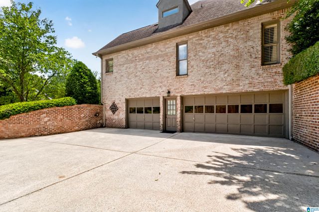 909 VESTLAKE HOLLOW CIRCLE, Vestavia Hills, AL 35242
