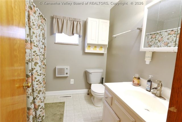 420 Blake Road, Nitro, WV 25143