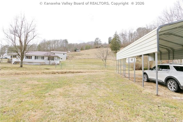 420 Blake Road, Nitro, WV 25143