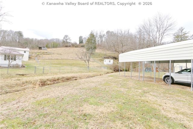 420 Blake Road, Nitro, WV 25143