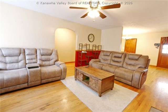 420 Blake Road, Nitro, WV 25143