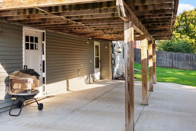 100 Valley View Court, Verona, WI 53593