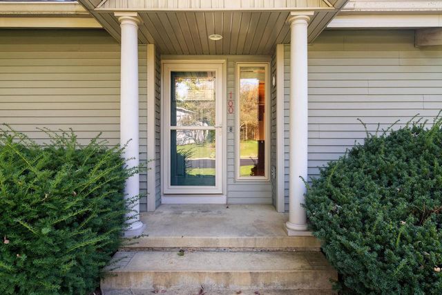 100 Valley View Court, Verona, WI 53593