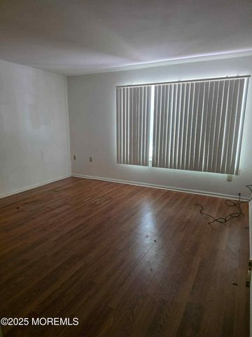 1111B Thornbury Lane, Manchester, NJ 08759