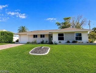 217 SE 40th ST, Cape Coral, FL 33904