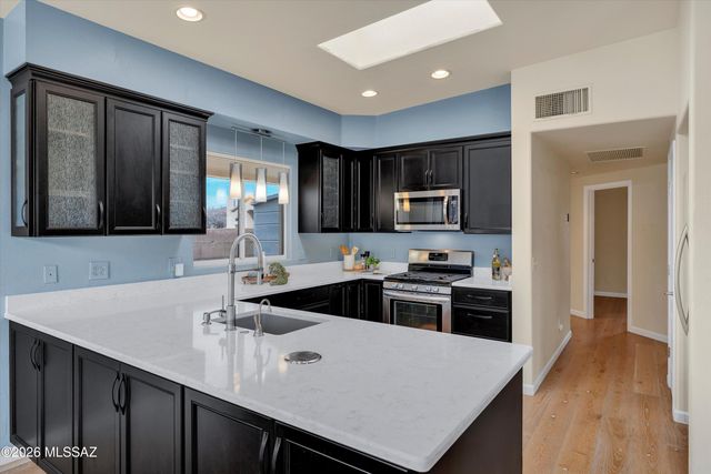 11986 N Labyrinth Drive, Oro Valley, AZ 85737