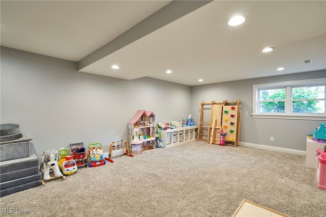 1818 Joan of Arc Circle, Cuyahoga Falls, OH 44223