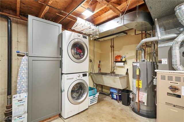 1818 Joan of Arc Circle, Cuyahoga Falls, OH 44223