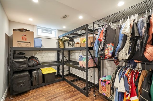 1818 Joan of Arc Circle, Cuyahoga Falls, OH 44223